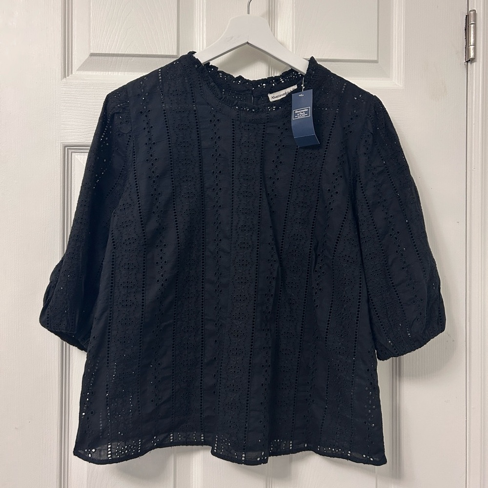 abercrombie XL Eyelet 3/4 Sleeve NWT